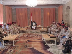 رئيس اللجنة الثورية العليا يلتقي قيادة المنطقة العسكرية الثالثة بمحافظة مأرب