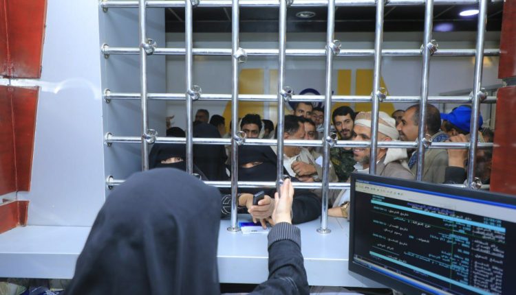 بـ 2 مليار و720 مليون.. الزكاة تطلق مشروع زكاة الفطر والمساعدات للفقراء والمساكين بصنعاء (شاهد الصور)